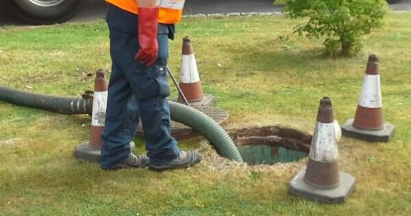 imagem-beneficios-da-limpeza-de-fossas-septicas
